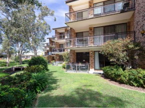 57 'BAY PARKLANDS', 2 GOWRIE AVE - GROUND FLOOR UNIT WITH POOL, TENNIS COURT & AIRCON